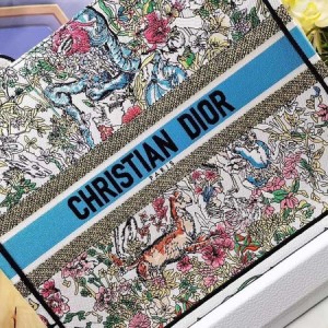 Christian Dior Book Tote Bag 36cm 1296 Constellation Embroidered Canvas Fall/Winter 2022 Collection - Image 3