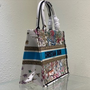 Christian Dior Book Tote Bag 36cm 1296 Constellation Embroidered Canvas Fall/Winter 2022 Collection - Image 3