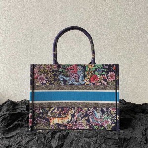 Christian Dior Book Tote Bag 36cm 1296 Constellation Embroidered Canvas Fall/Winter 2022 Collection - Image 3