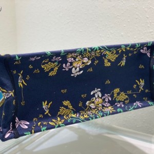 Christian Dior Book Tote Bag 36cm 1296 Constellation Embroidered Canvas Fall/Winter 2022 Collection - Image 4
