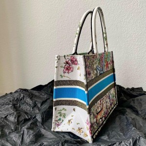 Christian Dior Book Tote Bag 36cm 1296 Constellation Embroidered Canvas Fall/Winter 2022 Collection - Image 5