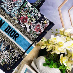 Christian Dior Book Tote Bag 36cm 1296 Constellation Embroidered Canvas Fall/Winter 2022 Collection - Image 5