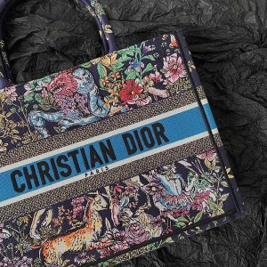 Christian Dior Book Tote Bag 36cm 1296 Constellation Embroidered Canvas Fall/Winter 2022 Collection - Image 5