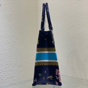Christian Dior Book Tote Bag 36cm 1296 Constellation Embroidered Canvas Fall/Winter 2022 Collection - Image 5