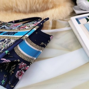 Christian Dior Book Tote Bag 36cm 1296 Constellation Embroidered Canvas Fall/Winter 2022 Collection - Image 6