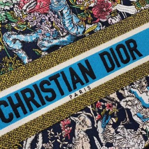 Christian Dior Book Tote Bag 36cm 1296 Constellation Embroidered Canvas Fall/Winter 2022 Collection - Image 6