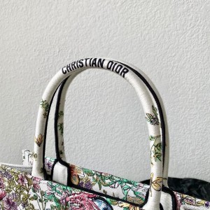 Christian Dior Book Tote Bag 36cm 1296 Constellation Embroidered Canvas Fall/Winter 2022 Collection - Image 7