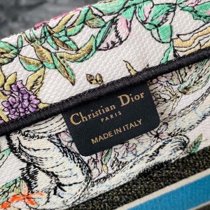 Christian Dior Book Tote Bag 36cm 1296 Constellation Embroidered Canvas Fall/Winter 2022 Collection - Image 9