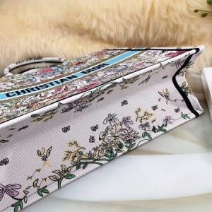 Christian Dior Book Tote Bag 36cm 1296 Constellation Embroidered Canvas Fall/Winter 2022 Collection - Image 9