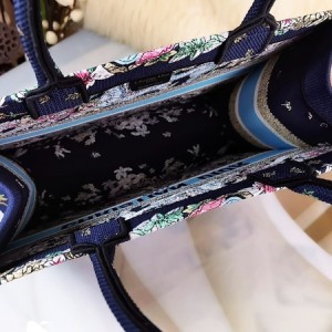 Christian Dior Book Tote Bag 36cm 1296 Constellation Embroidered Canvas Fall/Winter 2022 Collection - Image 9