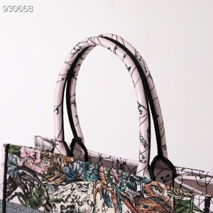 Christian Dior Book Tote Bag 36cm 1296 D-Constellation Zodiac Embroidery Canvas Fall/Winter 2022 Collection - Image 7