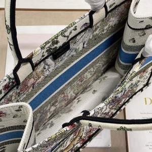 Christian Dior Book Tote Bag 36cm 1296 D-Constellation Zodiac Embroidery Canvas Fall/Winter 2022 Collection - Image 8