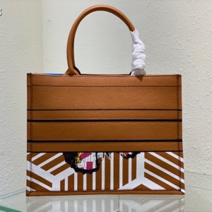 Christian Dior Book Tote Bag 36cm 1296 D-Jungle Zoom Butterfly Grained Calfskin Leather Fall/Winter 2022 Collection - Image 3