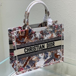 Christian Dior Book Tote Bag 36cm 1296 Jardin d'Hiver Embroidery Canvas Fall/Winter 2022 Collection - Image 3