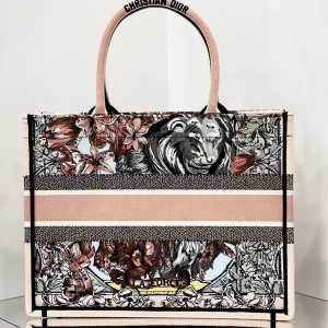 Christian Dior Book Tote Bag 36cm 1296 La Force Embroidery Canvas Fall/Winter 2022 Collection - Image 2