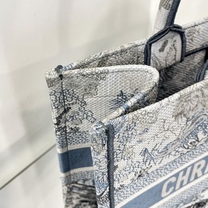 Christian Dior Book Tote Bag 36cm 1296 La Force Embroidery Canvas Fall/Winter 2022 Collection - Image 3