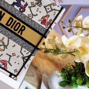 Christian Dior Book Tote Bag 36cm 1296 Lucky Dior Pixel Zodiac Embroidery Canvas Fall/Winter 2022 Collection - Image 5