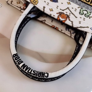 Christian Dior Book Tote Bag 36cm 1296 Lucky Dior Pixel Zodiac Embroidery Canvas Fall/Winter 2022 Collection - Image 6