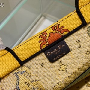 Christian Dior Book Tote Bag 36cm 1296 Lucky Dior Pixel Zodiac Embroidery Canvas Fall/Winter 2022 Collection - Image 8