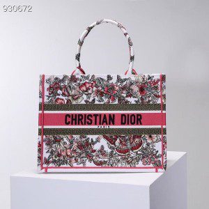 Christian Dior Book Tote Bag 36cm 1296 Lunar New Year Butterfly Embroidery Canvas Fall/Winter 2022 Collection - Image 4