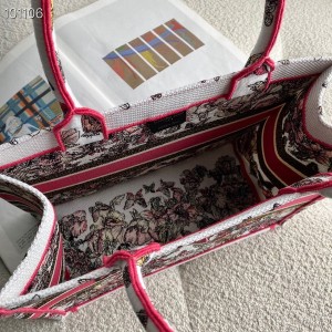 Christian Dior Book Tote Bag 36cm 1296 Lunar New Year Butterfly Embroidery Canvas Fall/Winter 2022 Collection - Image 8