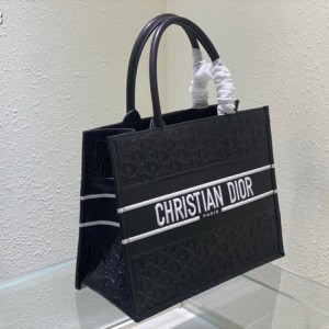 Christian Dior Book Tote Bag 36cm 1296 Oblique Calfskin Leather Embroidered Canvas Fall/Winter 2022 Collection - Image 2