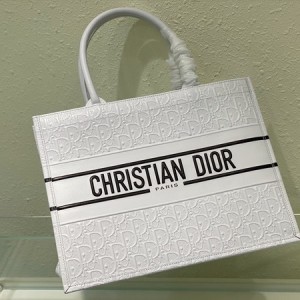 Christian Dior Book Tote Bag 36cm 1296 Oblique Calfskin Leather Embroidered Canvas Fall/Winter 2022 Collection - Image 4