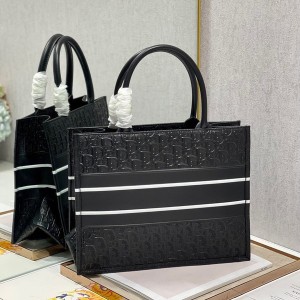 Christian Dior Book Tote Bag 36cm 1296 Oblique Calfskin Leather Embroidered Canvas Fall/Winter 2022 Collection - Image 5