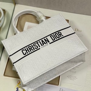Christian Dior Book Tote Bag 36cm 1296 Oblique Calfskin Leather Embroidered Canvas Fall/Winter 2022 Collection - Image 6