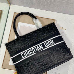 Christian Dior Book Tote Bag 36cm 1296 Oblique Calfskin Leather Embroidered Canvas Fall/Winter 2022 Collection - Image 6