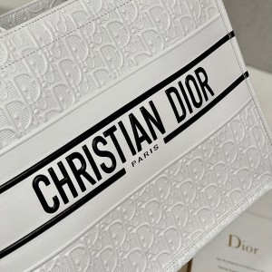 Christian Dior Book Tote Bag 36cm 1296 Oblique Calfskin Leather Embroidered Canvas Fall/Winter 2022 Collection - Image 7