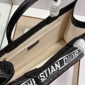 Christian Dior Book Tote Bag 36cm 1296 Oblique Calfskin Leather Embroidered Canvas Fall/Winter 2022 Collection - Image 8