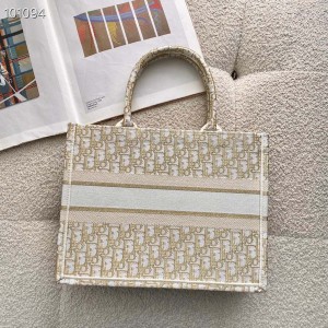 Christian Dior Book Tote Bag 36cm 1296 Oblique Embroidered Canvas Fall/Winter 2022 Collection - Image 2