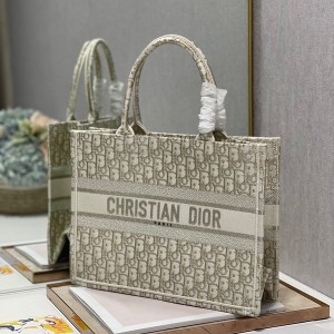 Christian Dior Book Tote Bag 36cm 1296 Oblique Embroidered Canvas Fall/Winter 2022 Collection - Image 4