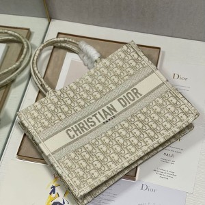 Christian Dior Book Tote Bag 36cm 1296 Oblique Embroidered Canvas Fall/Winter 2022 Collection - Image 6