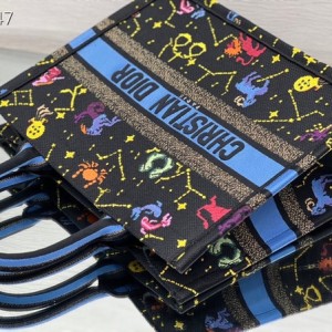 Christian Dior Book Tote Bag 36cm 1296 Pixel Zodiac Embroidery Canvas Fall/Winter 2022 Collection - Image 6
