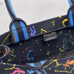 Christian Dior Book Tote Bag 36cm 1296 Pixel Zodiac Embroidery Canvas Fall/Winter 2022 Collection - Image 9