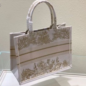 Christian Dior Book Tote Bag 36cm 1296 Rêve d'Infini Embroidery Canvas Fall/Winter 2022 Collection - Image 3