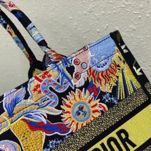 Christian Dior Book Tote Bag 36cm 1296 Zodiac Fantastico Embroidered Canvas Fall/Winter 2022 Collection - Image 6