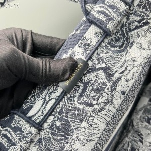 Christian Dior Book Tote Bag 36cm 93360 Chinese New Year Toile De Jouy Embroidered Canvas Fall/Winter 2022 Collection - Image 9