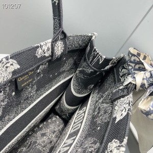 Christian Dior Book Tote Bag 36cm 93360 Toile de Jouy Zodiac Embroidery Canvas Fall/Winter 2022 Collection - Image 8