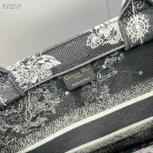 Christian Dior Book Tote Bag 36cm 93360 Toile de Jouy Zodiac Embroidery Canvas Fall/Winter 2022 Collection - Image 9