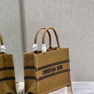 Christian Dior Book Tote Bag 36cm M1296 Cannage Raffia Embroidery Canvas Spring/Summer 2023 Collection - Image 3