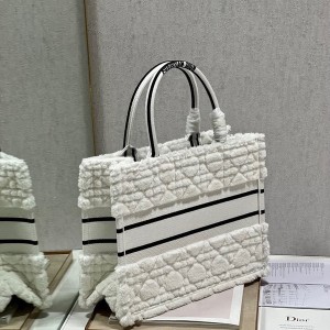 Christian Dior Book Tote Bag 36cm M1296 Cannage Shearling Fur Embroidery Canvas Fall/Winter 2022 Collection - Image 3