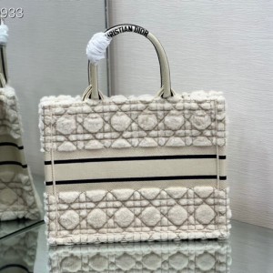 Christian Dior Book Tote Bag 36cm M1296 Cannage Shearling Fur Embroidery Canvas Fall/Winter 2022 Collection - Image 3