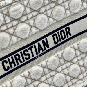 Christian Dior Book Tote Bag 36cm M1296 Cannage Shearling Fur Embroidery Canvas Fall/Winter 2022 Collection - Image 4