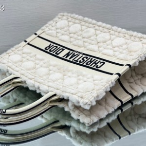 Christian Dior Book Tote Bag 36cm M1296 Cannage Shearling Fur Embroidery Canvas Fall/Winter 2022 Collection - Image 6