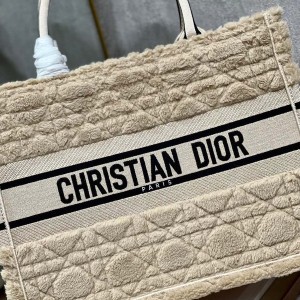 Christian Dior Book Tote Bag 36cm M1296 Cannage Shearling Fur Embroidery Canvas Fall/Winter 2022 Collection - Image 6