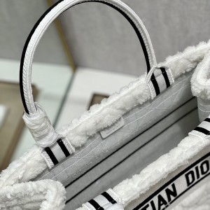 Christian Dior Book Tote Bag 36cm M1296 Cannage Shearling Fur Embroidery Canvas Fall/Winter 2022 Collection - Image 8