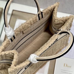 Christian Dior Book Tote Bag 36cm M1296 Cannage Shearling Fur Embroidery Canvas Fall/Winter 2022 Collection - Image 8